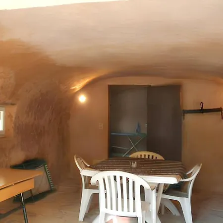 Charmante à Avec Piscine Privée Et Jardin Dauphin