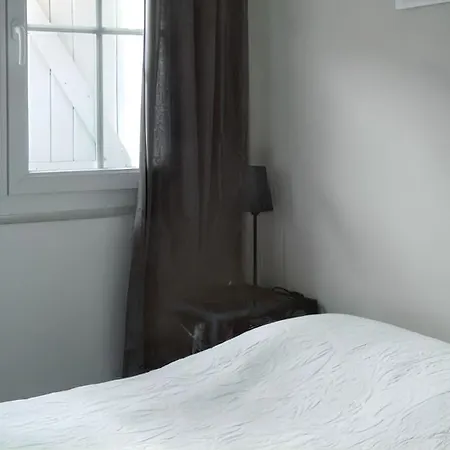 Charmante à Avec Piscine Privée Et Jardin *