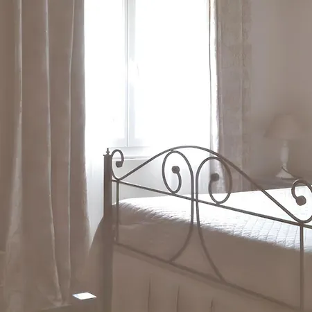 Charmante à Avec Piscine Privée Et Jardin Dauphin