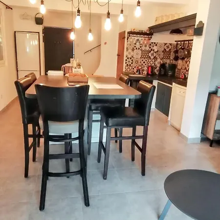 Charmante A Avec Piscine Privee Et Jardin וילה