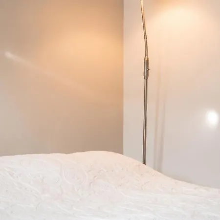 Charmante A Avec Piscine Privee Et Jardin