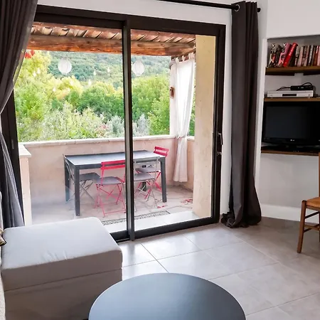 Charmante A Avec Piscine Privee Et Jardin Dauphin