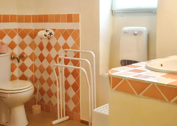 Charmante A Avec Piscine Privee Et Jardin